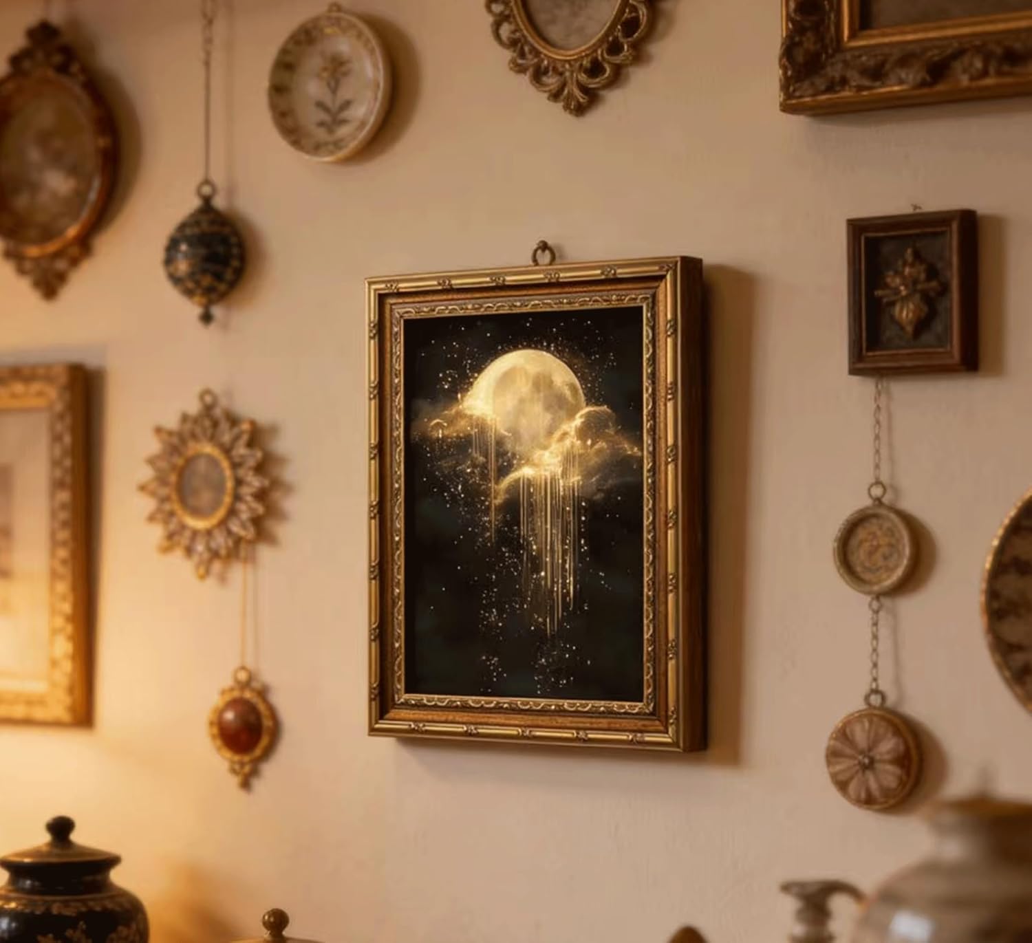 アンティークフレームの天体キャンバスウォールアート、金色の月 - Home Cinema Wall Art のレビューと価格